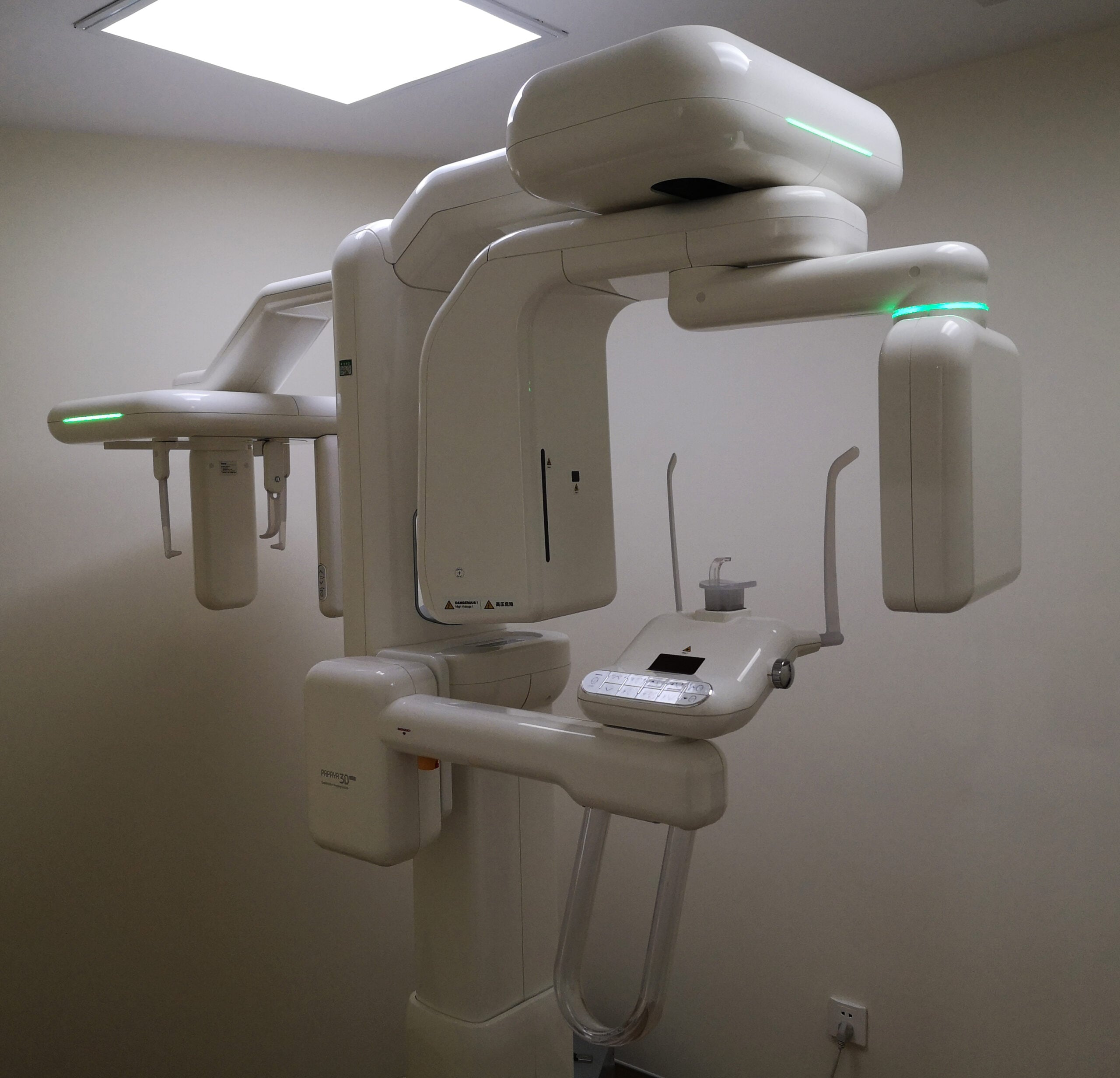 Cone beam CT scan for endodontic diagnosis